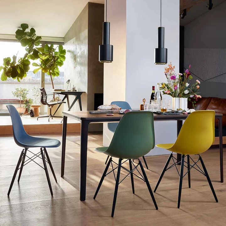 Vitra - Eames Plastic Side Chair DSR RE, meerblau / himmelblau (Kunststoffgleiter basic dark)