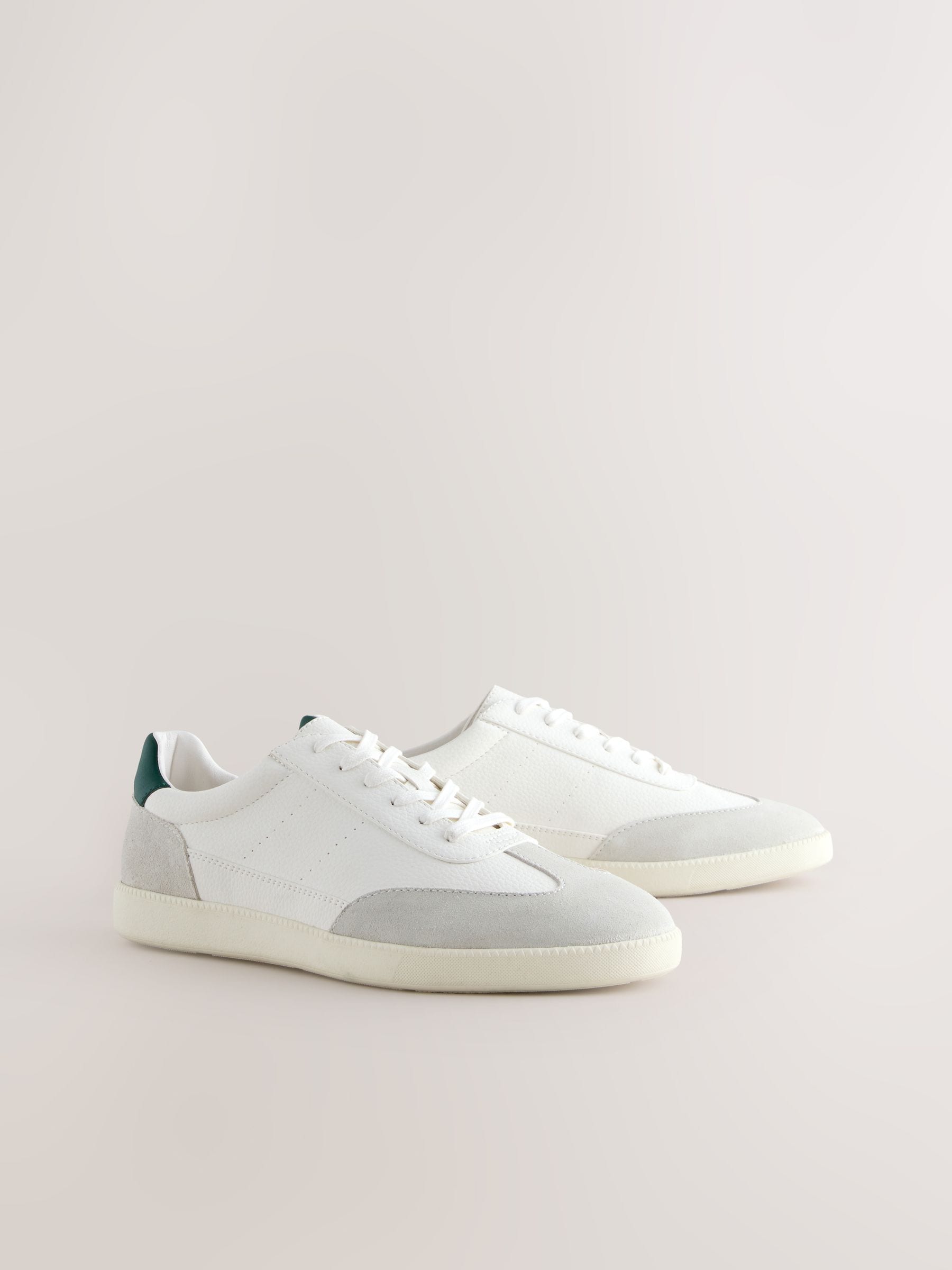 Wit - Chic-casual vetersneakers met suède afwerking