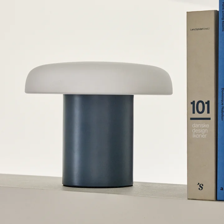Hübsch Interior - Ateliers Tischleuchte, dunkelblau