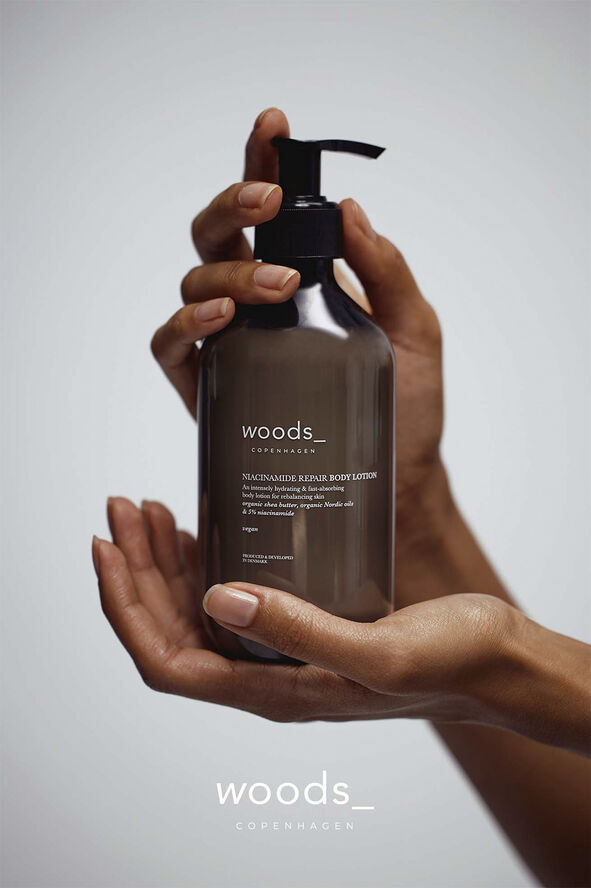 Woods Copenhagen NIACINAMIDE REPAIR BODY LOTION 400 ML