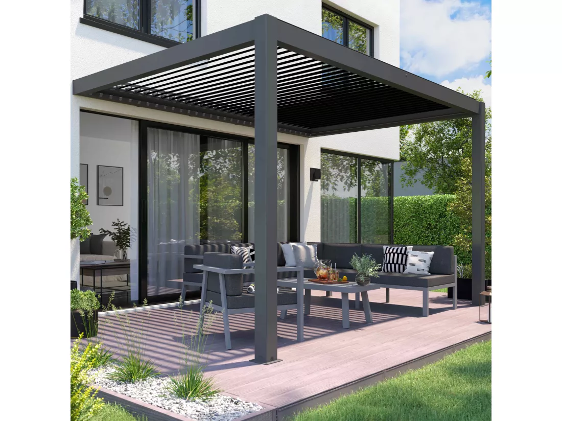 Pergola bioclimatique adossée et motorisée éclairée 3x4m et 2 stores