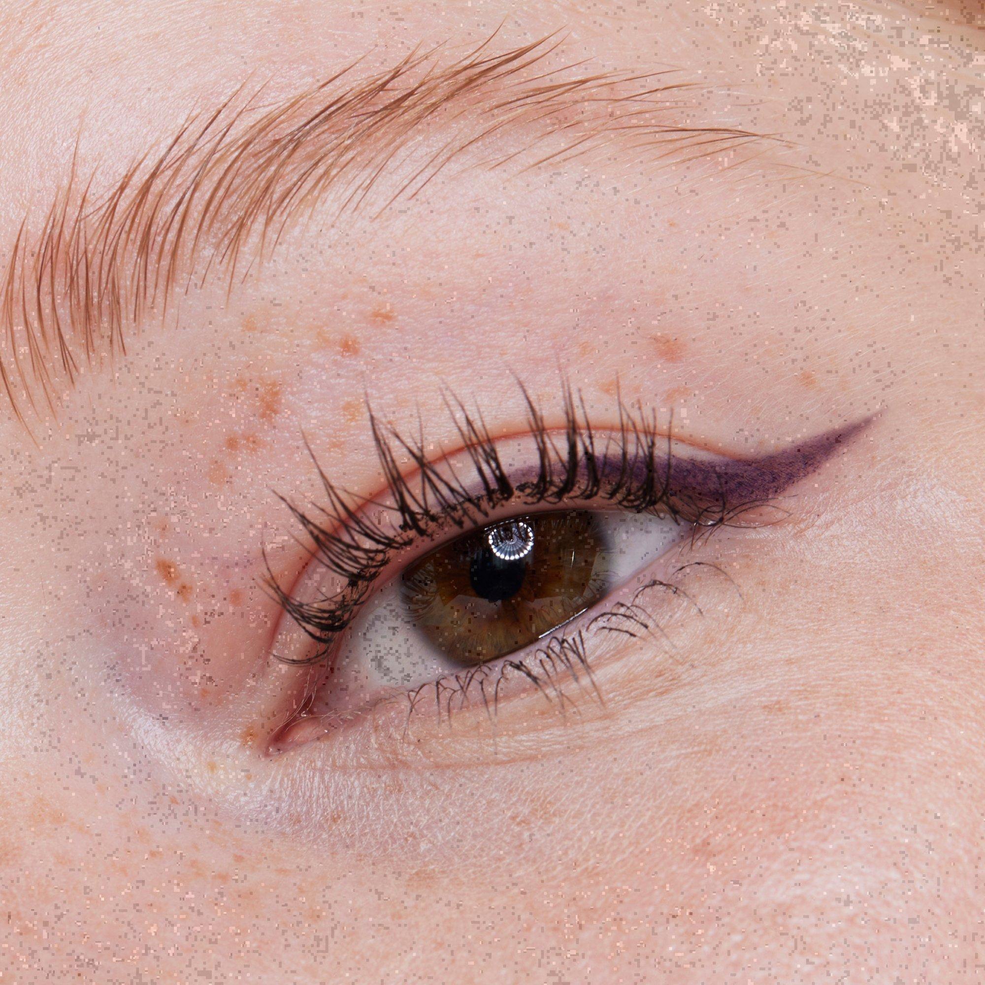 LONG-LASTING eye pencil