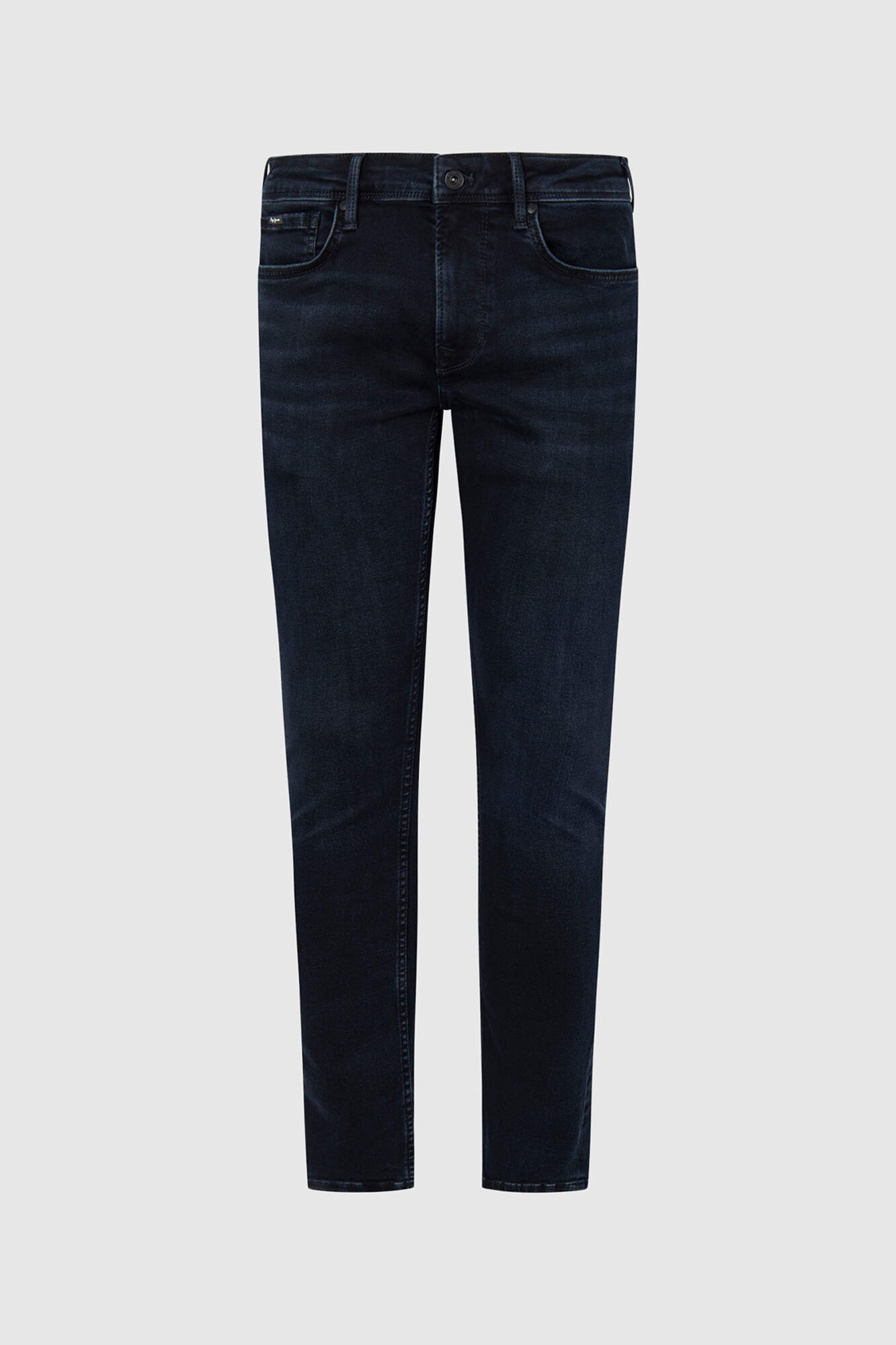 Foto de calça jeans skinny no banheiro