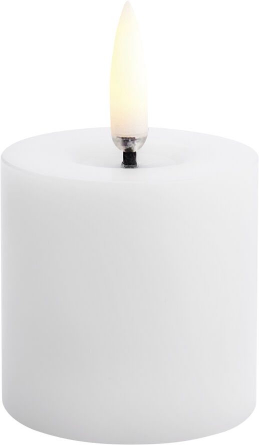 Uyuni LED pillar candle, Nordic white, Smooth, 5x4,5 cm White
