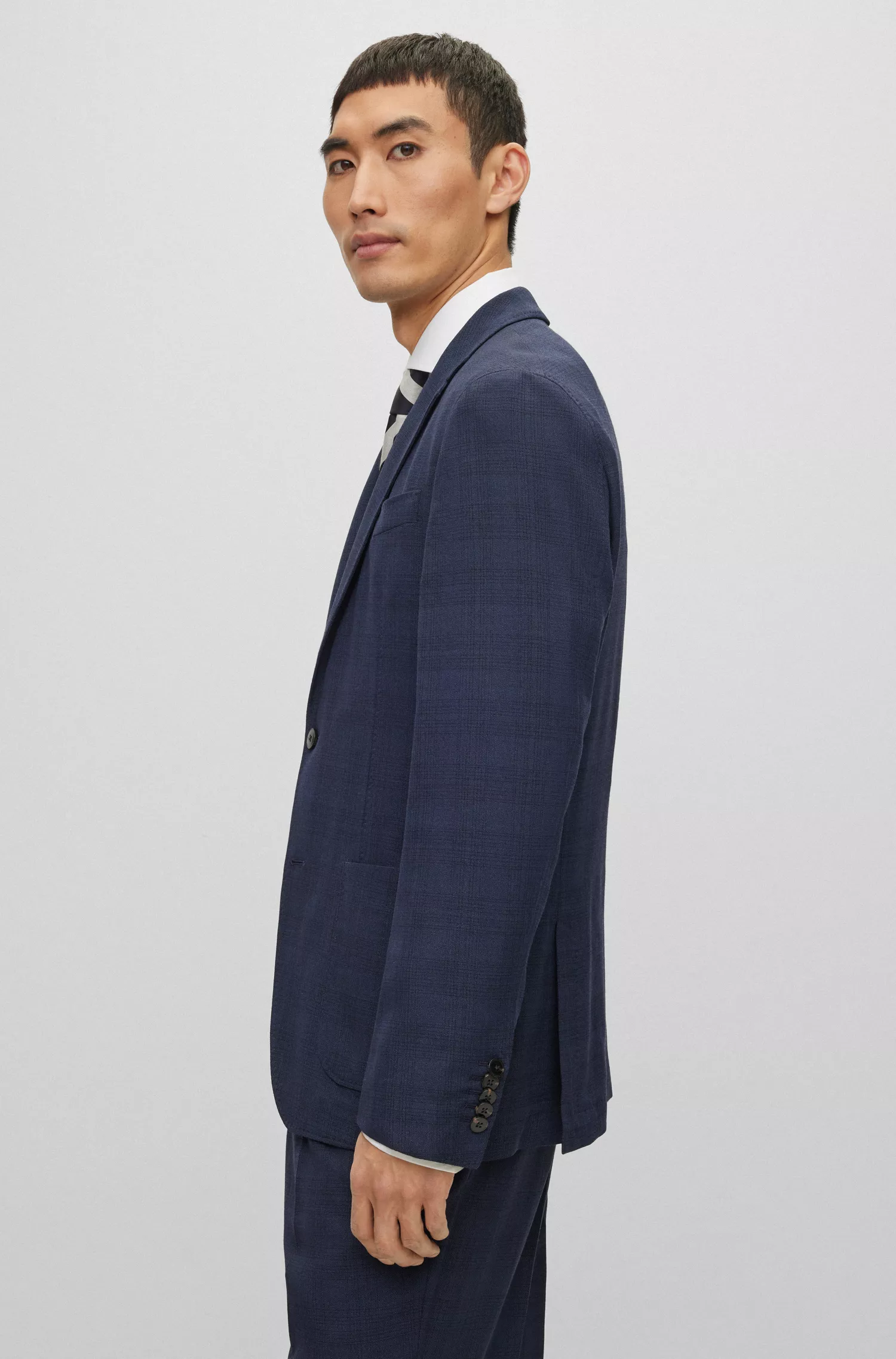 Terno xadrez BOSS Camel Slim-fit em tecido elástico com detalhes em seda.