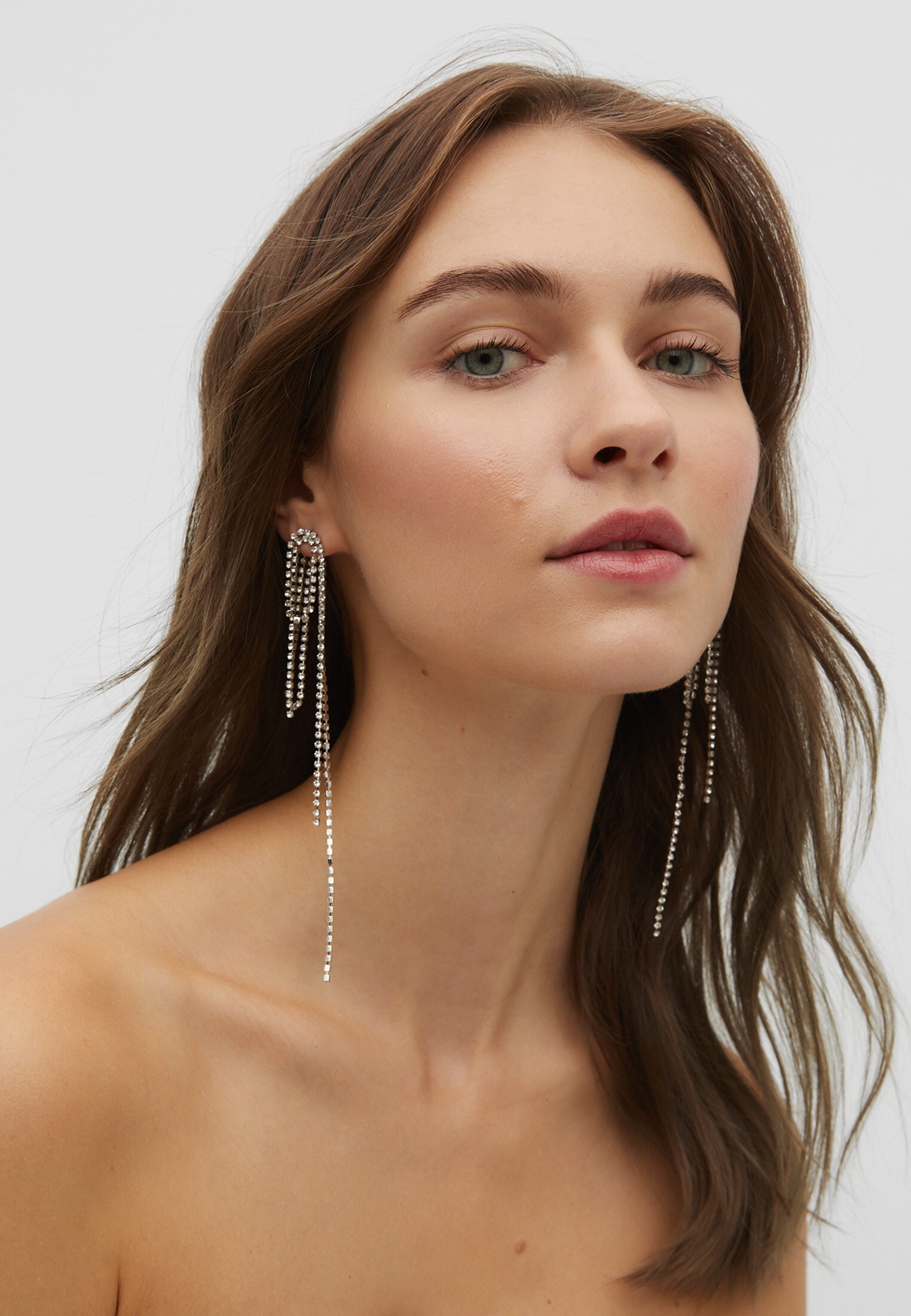 Brincos de corrente com strass