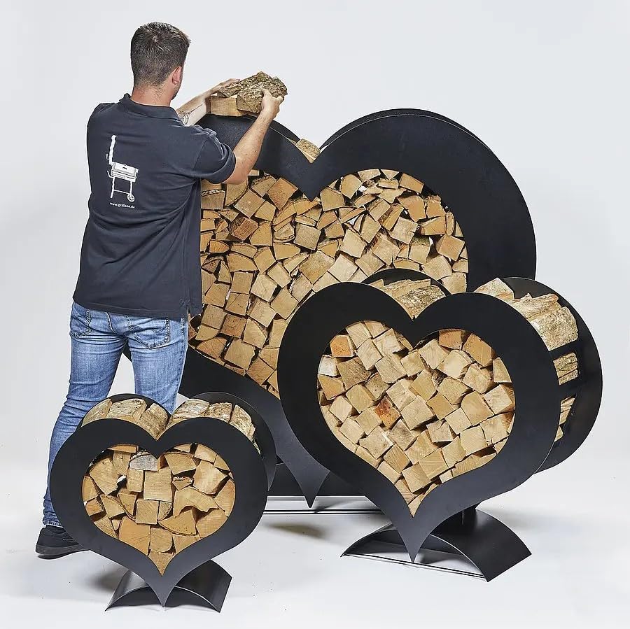 Gruber, Herz-Holzständer, schwarz, Dekoratives Kaminholzregal aus pulverbeschichtetem Stahl, stilvolles Brennholzregal für Innen- und Außenbereiche, 36 x 67 x 62 cm, ohne Holz geliefert