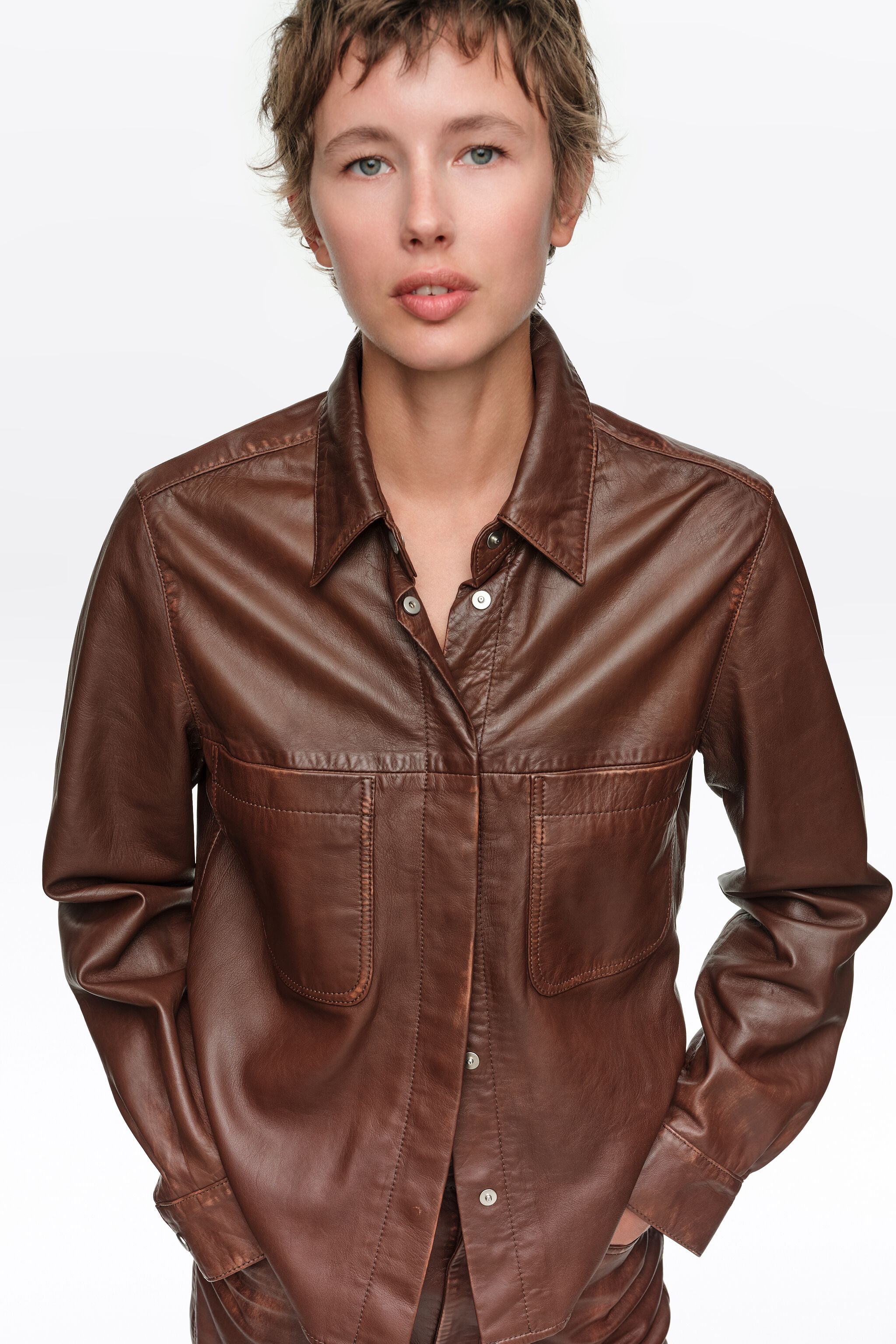 Camisa de couro marrom lavado