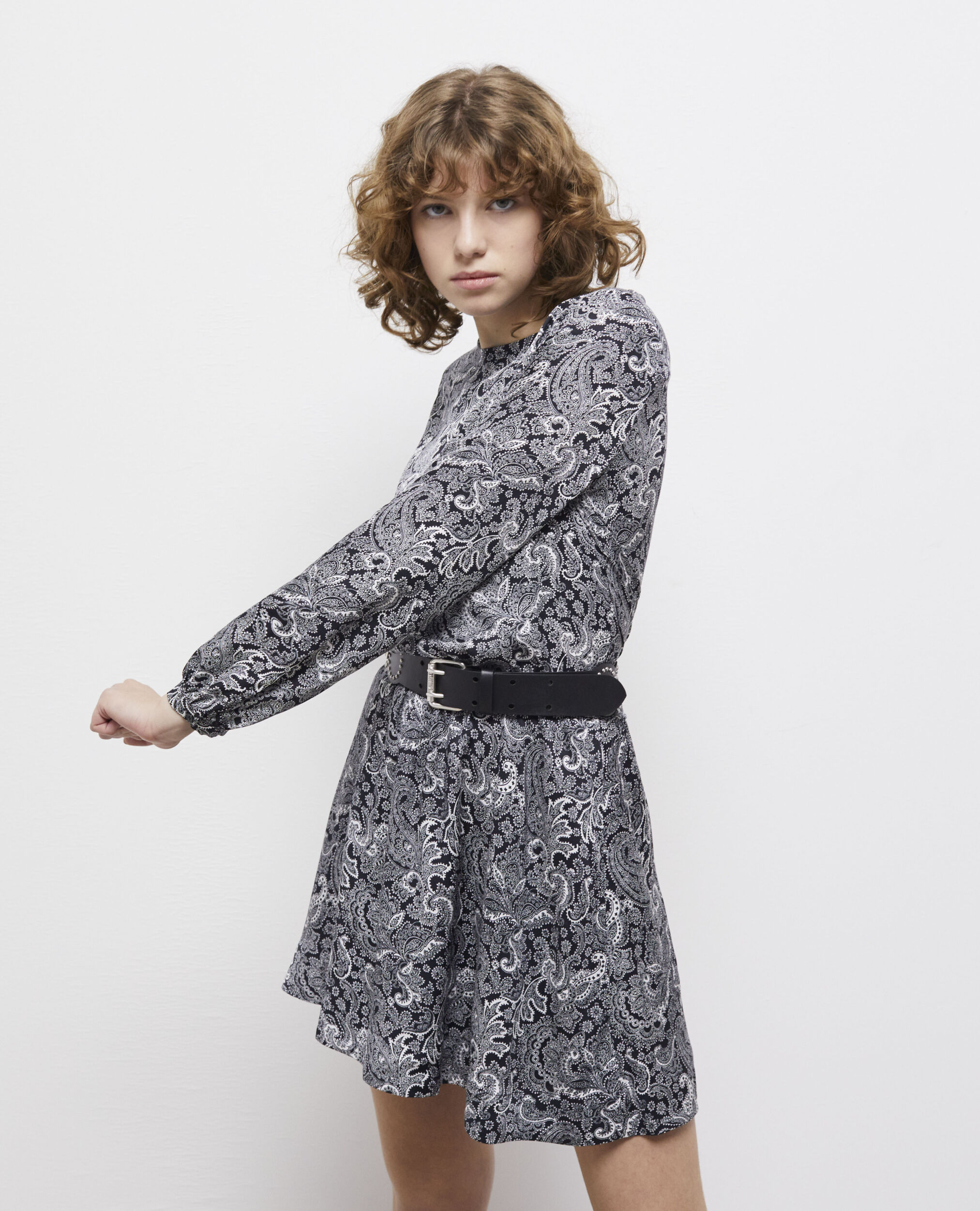Robe courte avec ceinture imprimée