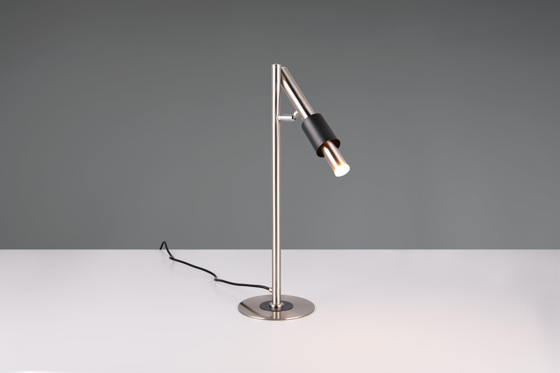 TRIO LED Tischlampe TRS IKARIS nickelfarbig