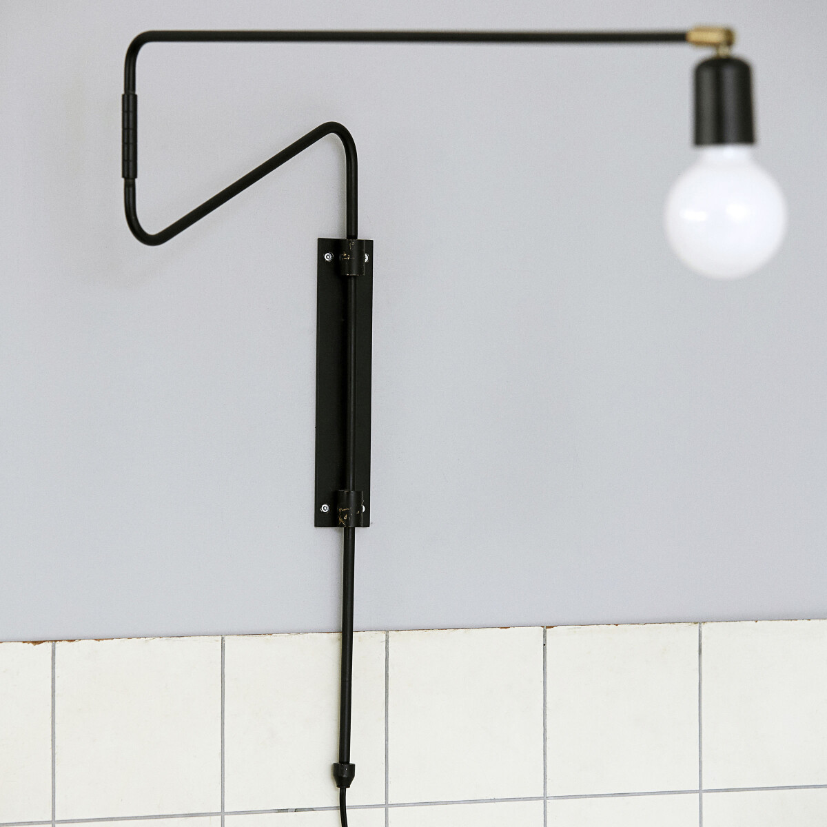 House Doctor - Væglampe - Swing - Sort - L 70 CM