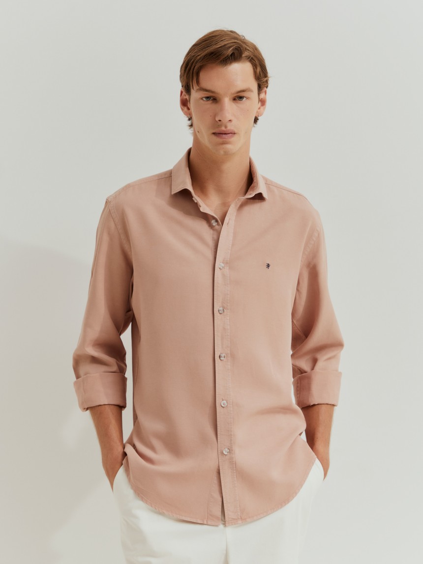 Camisa slim fit em liocel e linho
