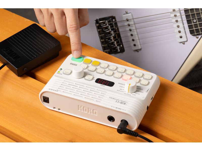 Korg Drum Machine KR-11 Kompakte Rhythmusmaschine