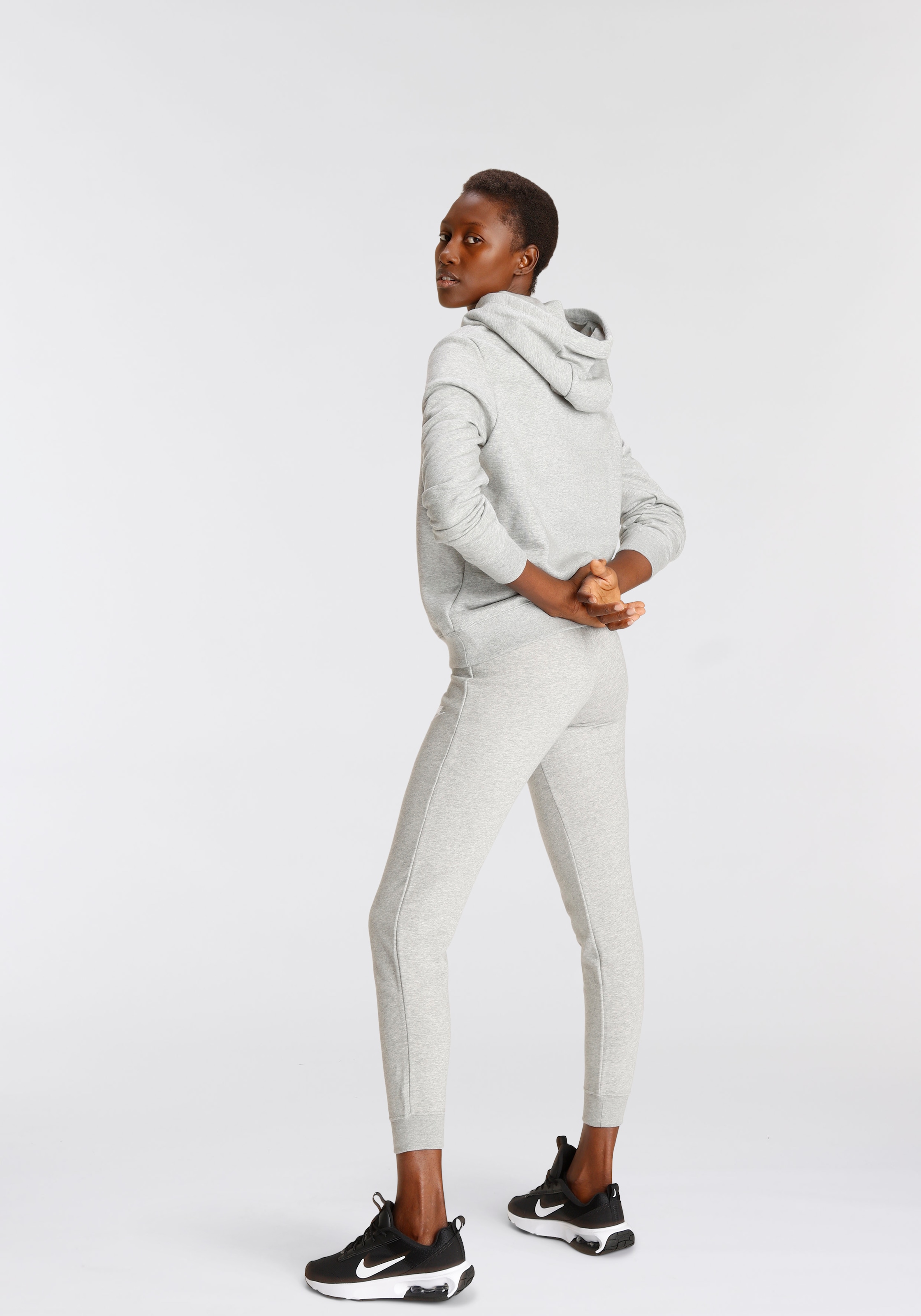 Nike Sportswear Kapuzensweatshirt »Club Fleece Women's Logo Pullover Hoodie«, Damen Kapuzenpullover aus weichem Fleece Material