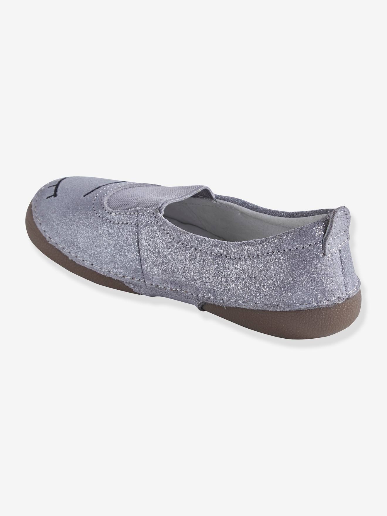 Pantufas de couro metálico cinza claro com elástico para meninas