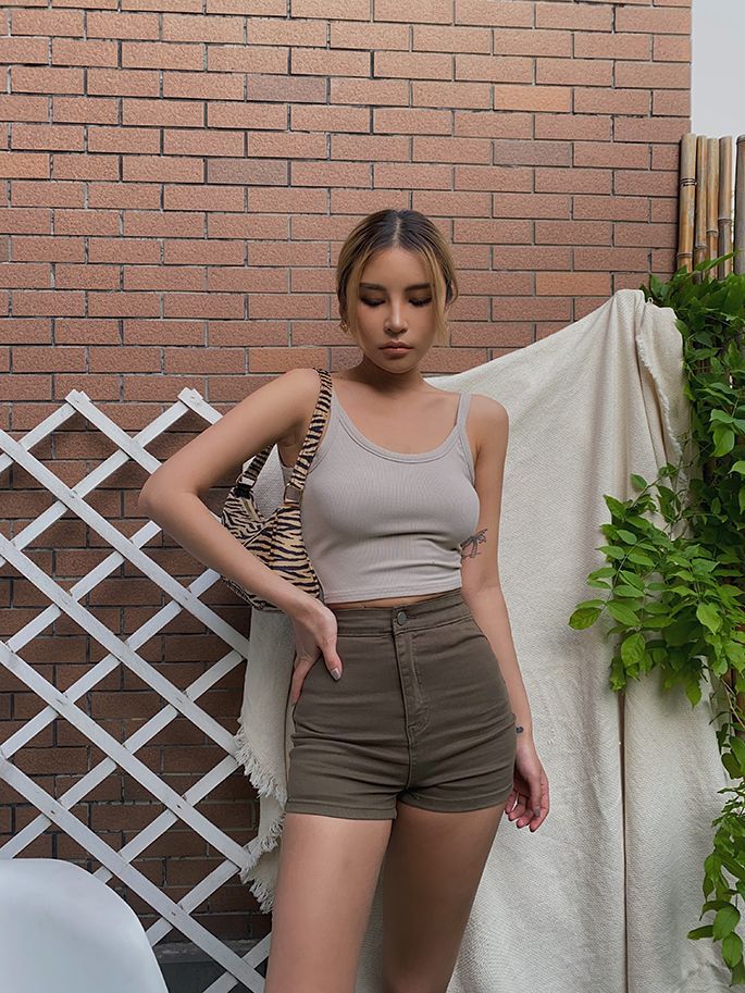 Colada - Open-Back Cropped Vest