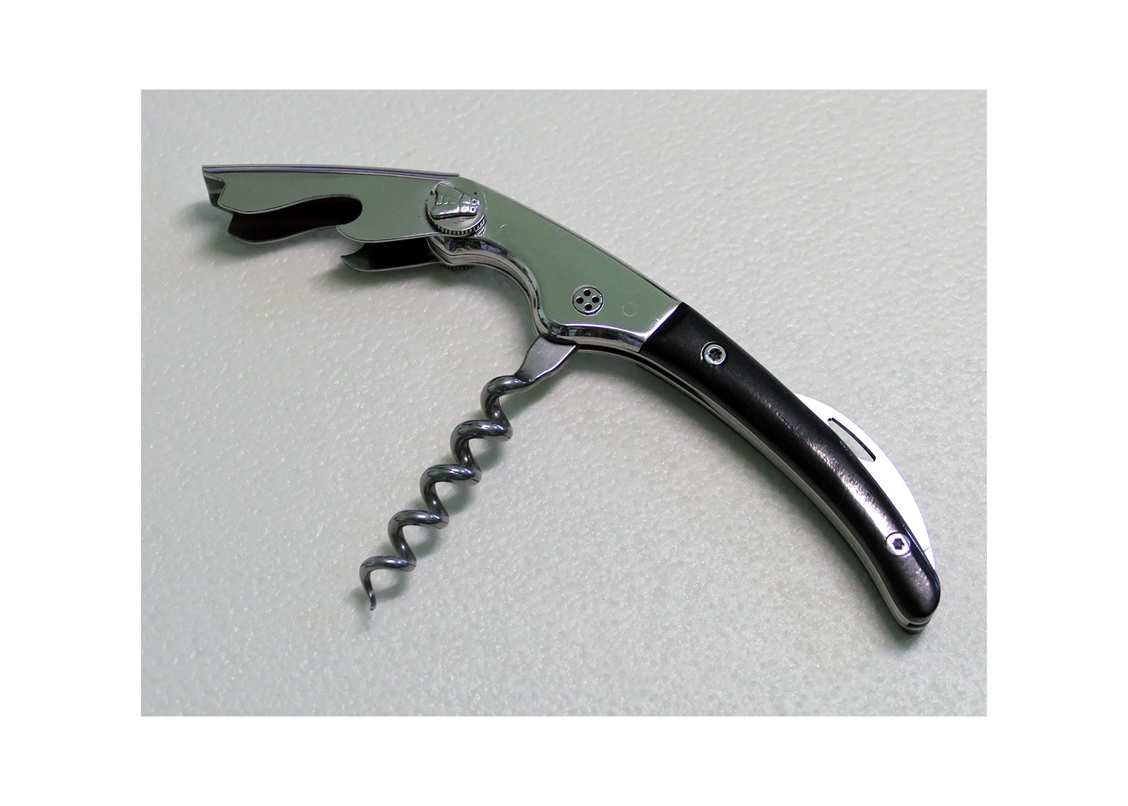 Sommelier Laguiole avec un manche en Ebène et mitre inox