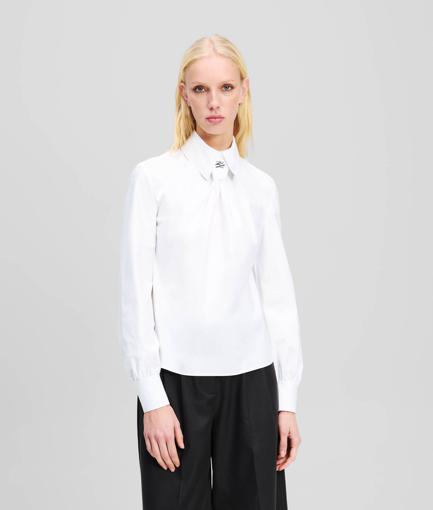 CHEMISIER KARL ESSENTIAL AVEC DETAIL CRAVATE - Blanc