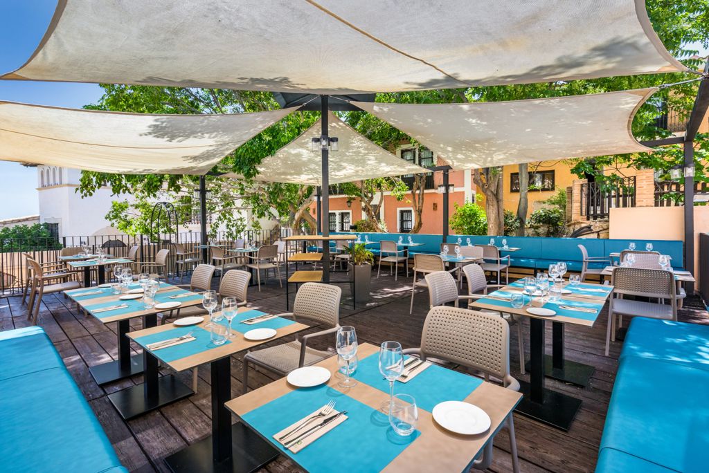 Fly & Go Occidental Pueblo Acantilado Logies en ontbijt - Hotel