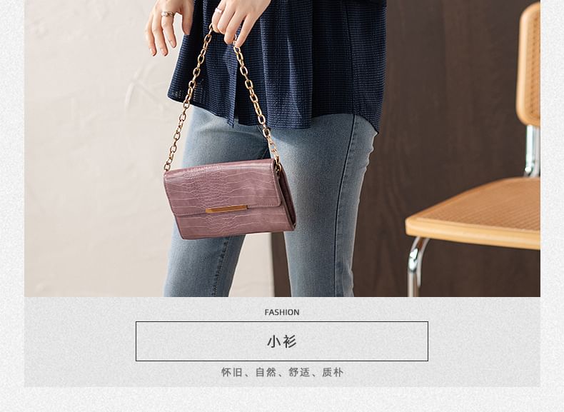 Jeonseon - Blouse met 3/4-mouwen, V-hals, gestreepte kanten rand en gerimpelde knoopjes