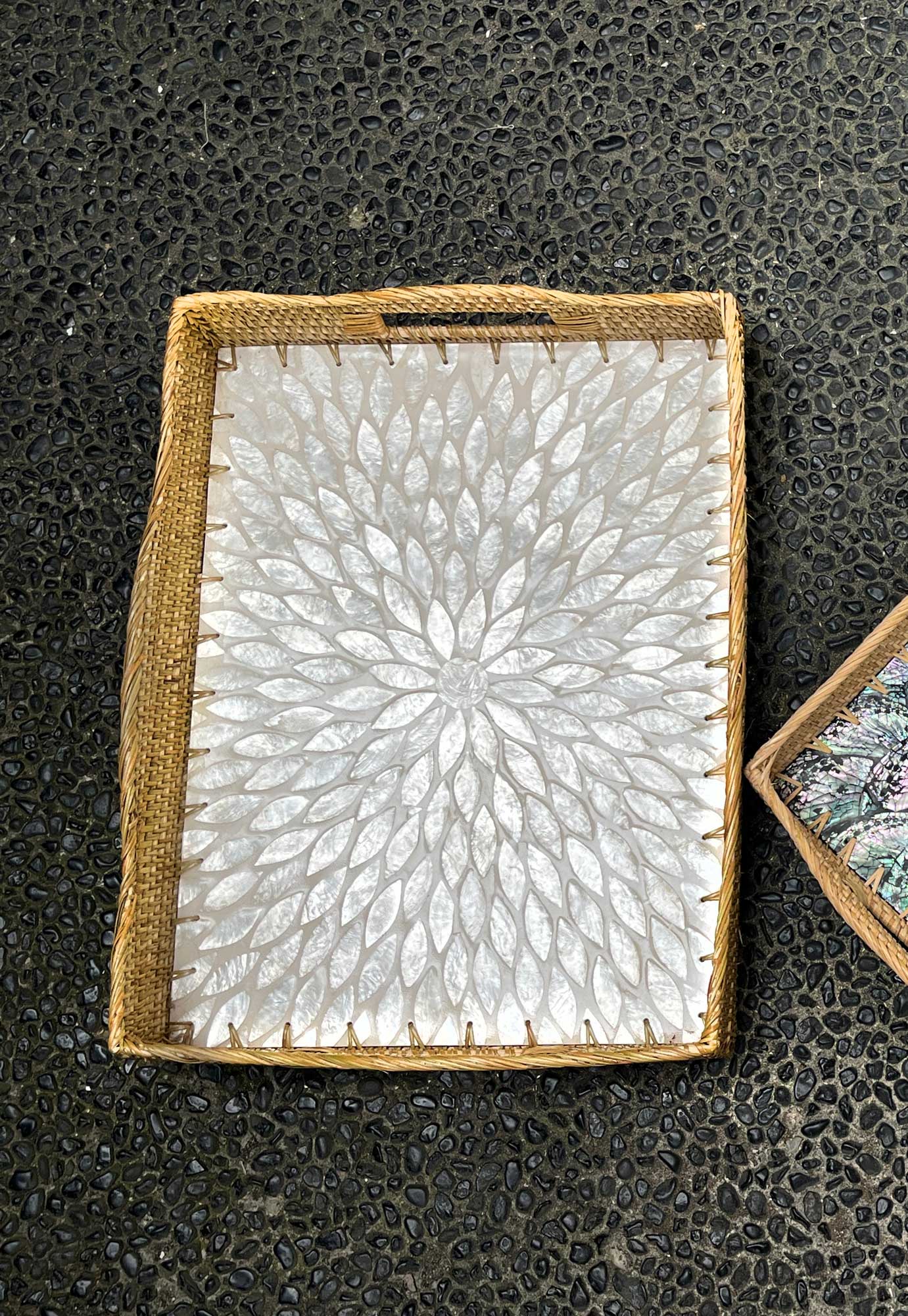 2er-Set Muscheltabletts  ‚Entouette‘, weiß und multicolor zu 51,00