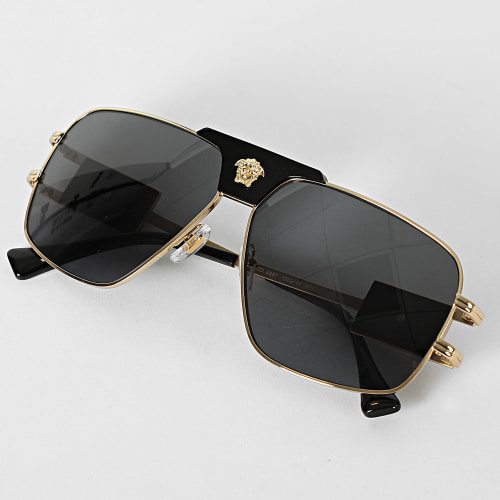 Lunettes De Soleil VE2251 Noir Doré