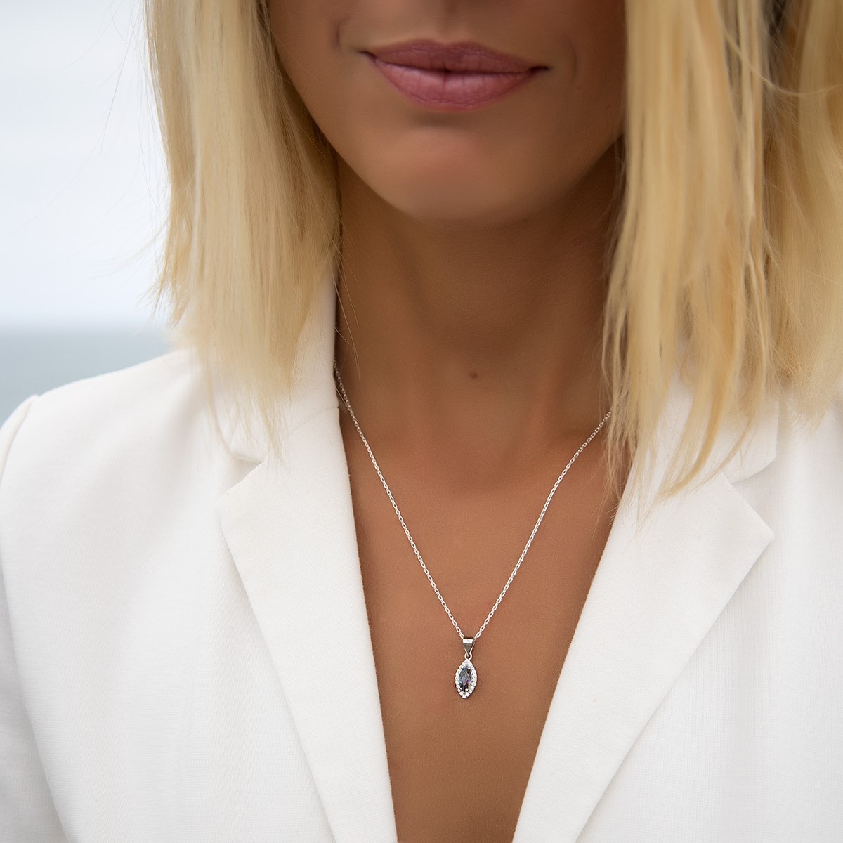 Pendentif argent rhodié pierre synthétique multicolore forme amande et cubic zirconia