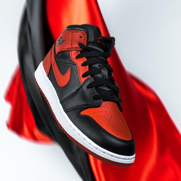 Air Jordan 1 Mid Banned (2020) - 48h Delivery