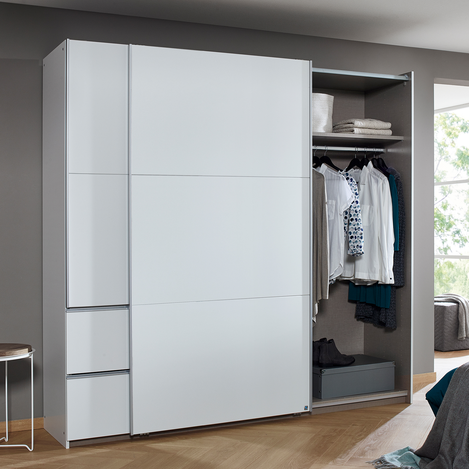 Schwebetürenschrank - alpinweiß - 218 cm breit