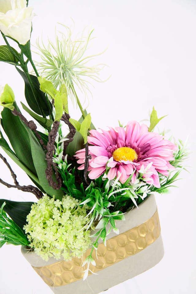 I.GE.A. Kunstblume »Arrangement Ranunkel/Lysianthus« Pflanzschale aus Rinde mit Moos