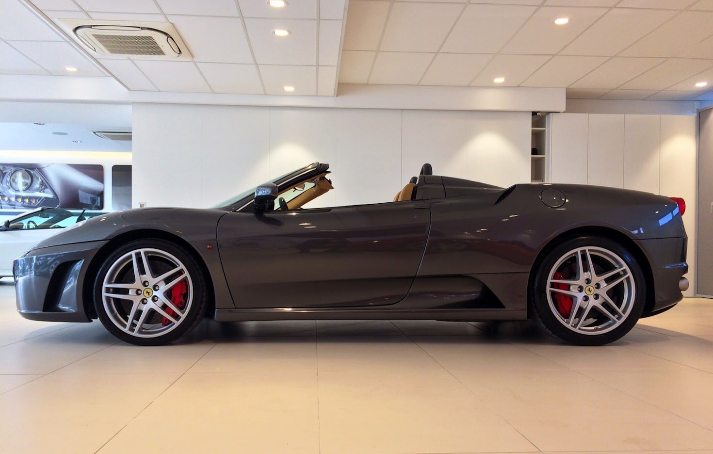 Ferrari selber fahren in Guntramsdorf als Geschenk
