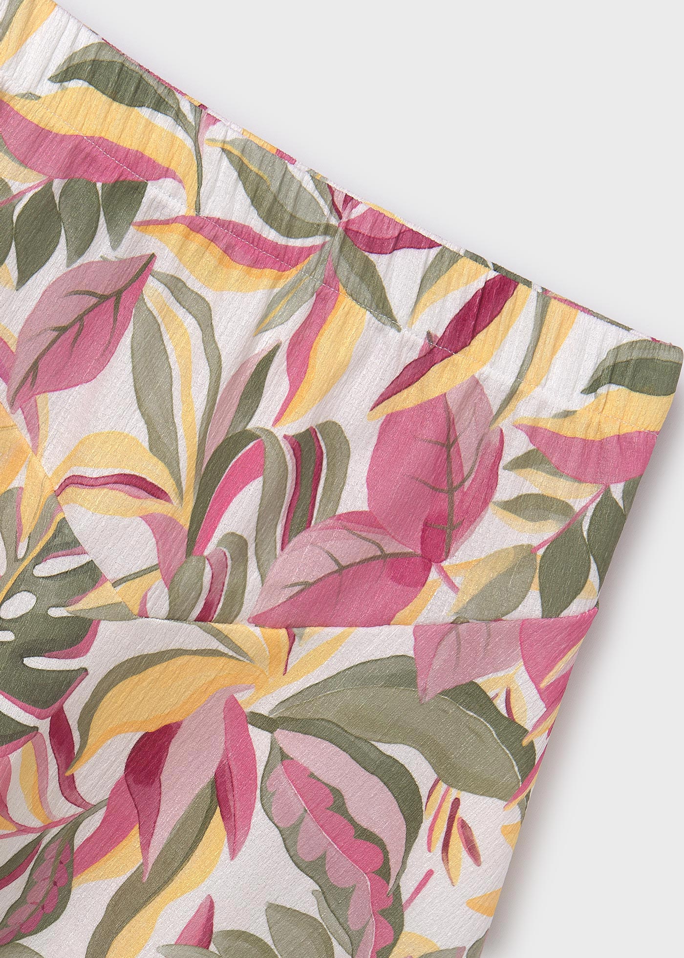 Conjunto de duas peças com recortes para meninas