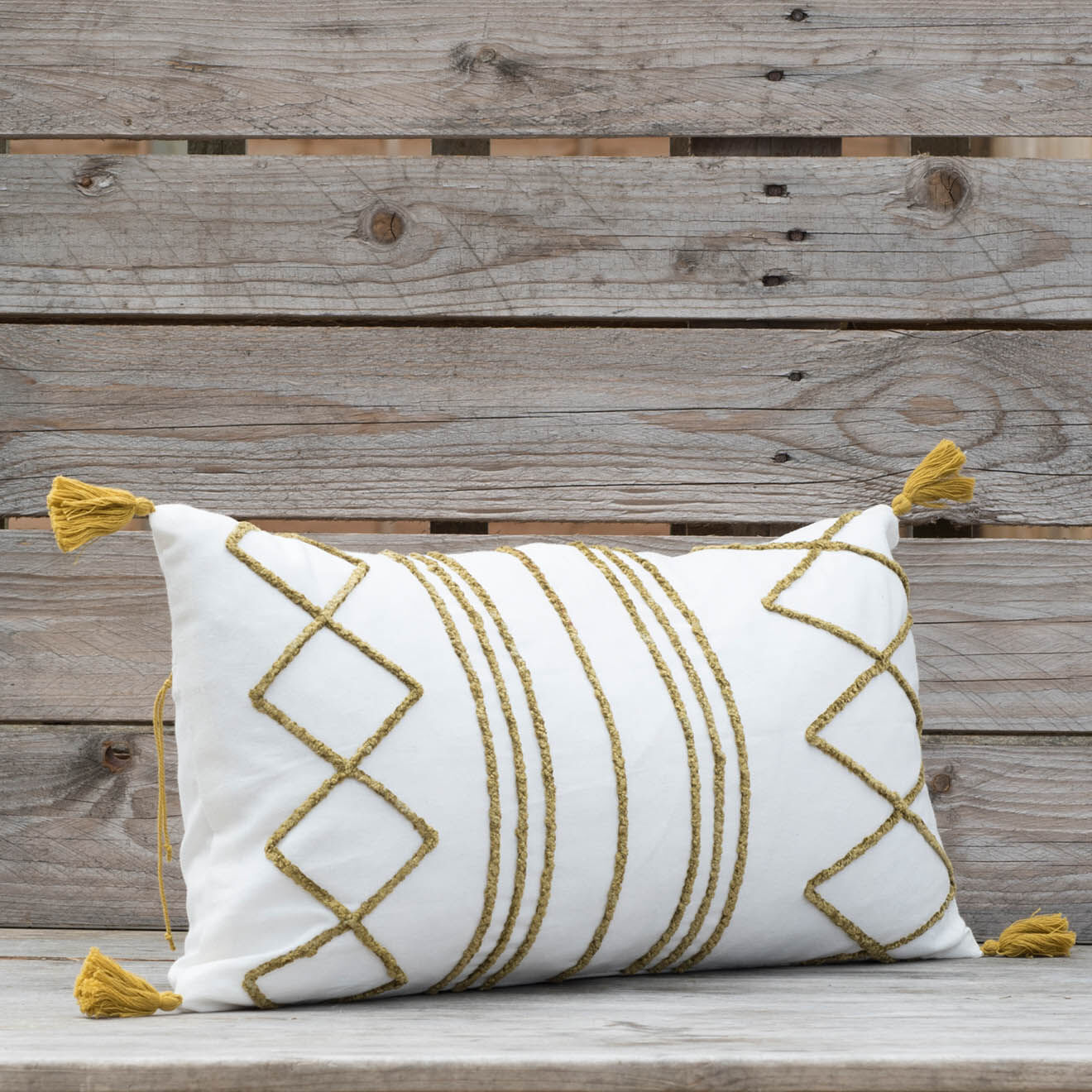 Febronie Housse de coussin Istanbul brodée moutarde - 50x30 cm