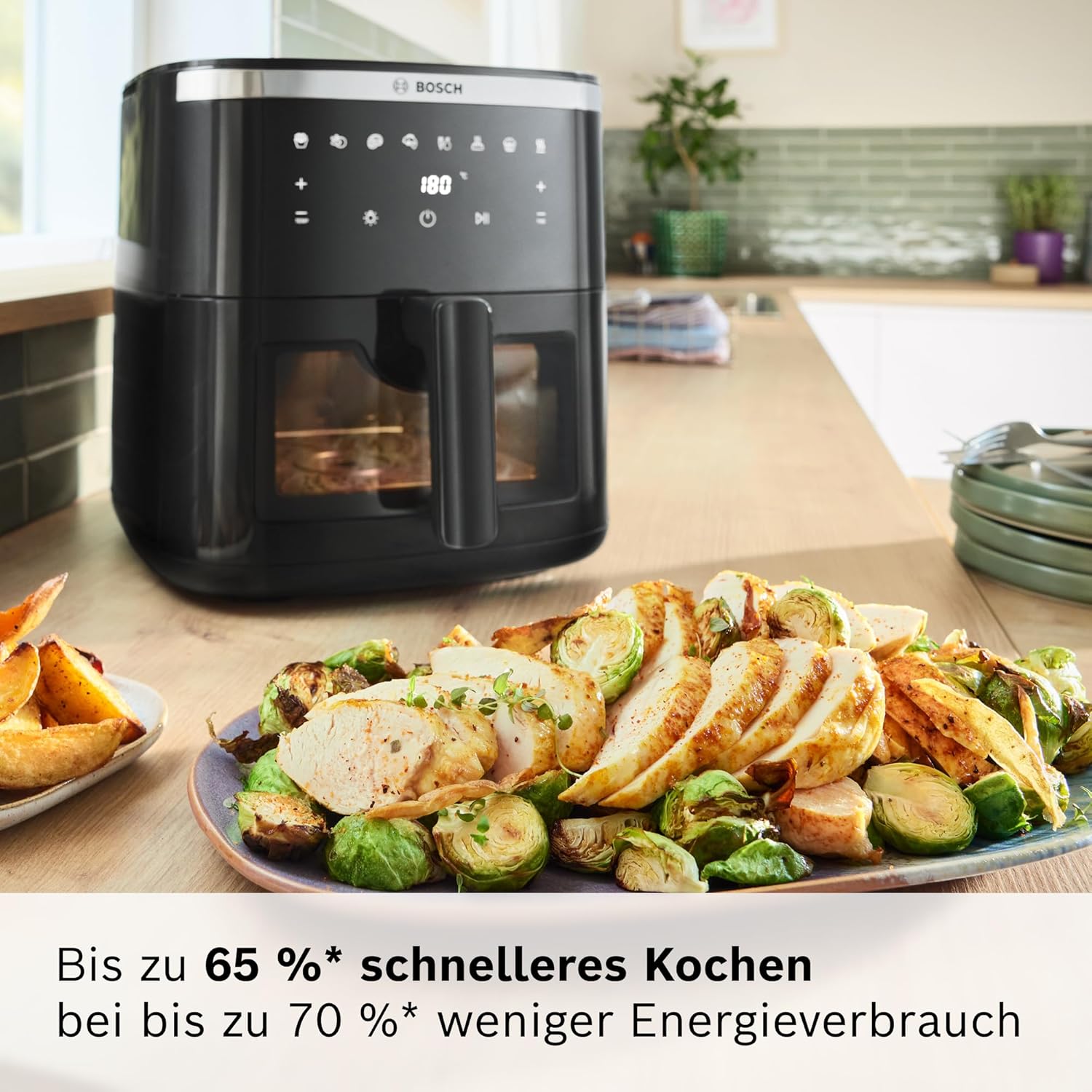 Bosch Heißluftfritteuse Serie 6, XXL 7,2 L Fassungsvermögen, 7 voreingestellte Programme, beleuchtetes Sichtfenster, bis zu 65% schnelleres Kochen, AirFryer in Schwarz, MAF671B0