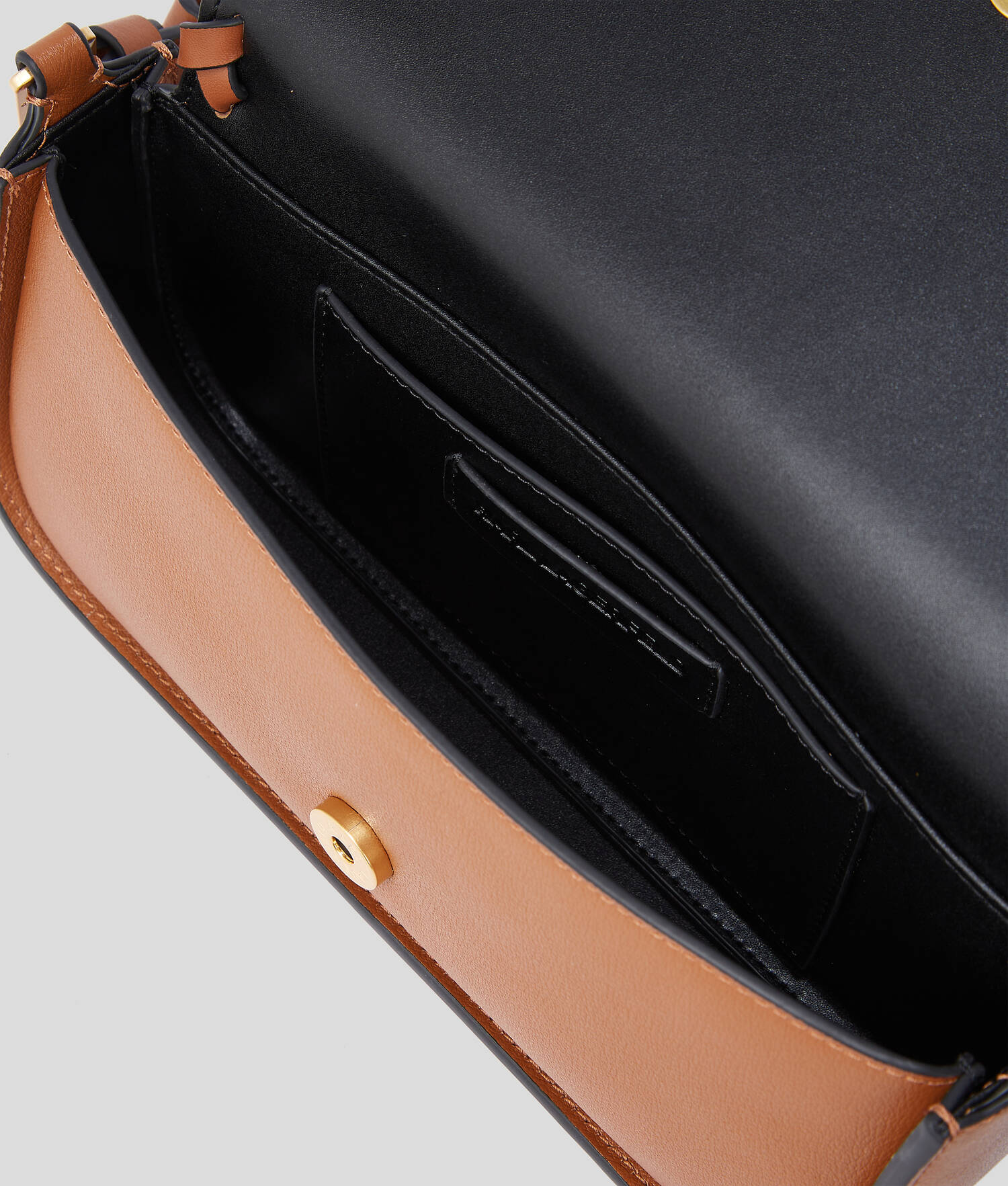 SAC BANDOULIÈRE AVEC SURPIQÛRES K/SIGNATURE - Tan foncé
