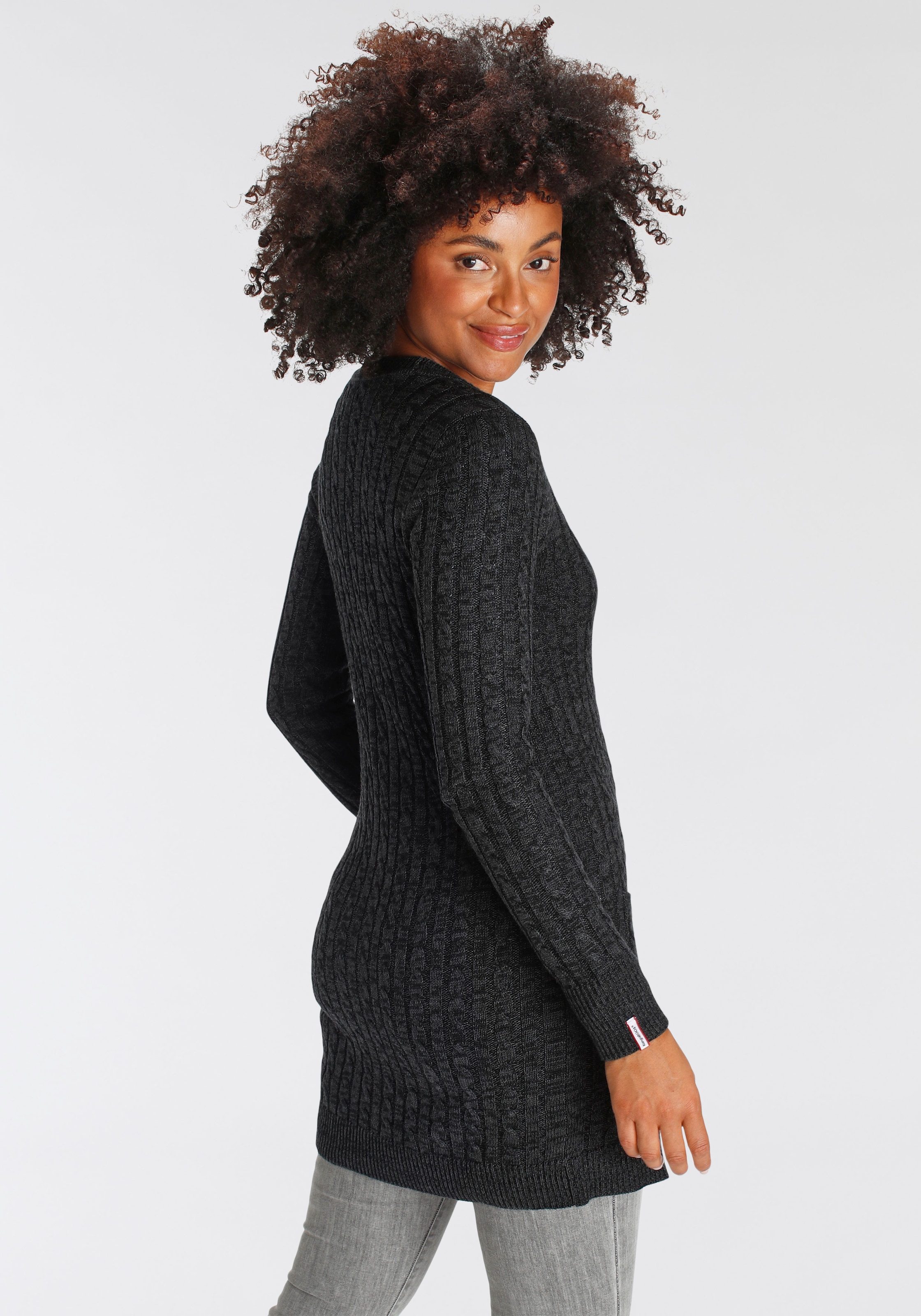 KangaROOS Longstrickjacke , mit trendigem Zopfmuster und Taschen