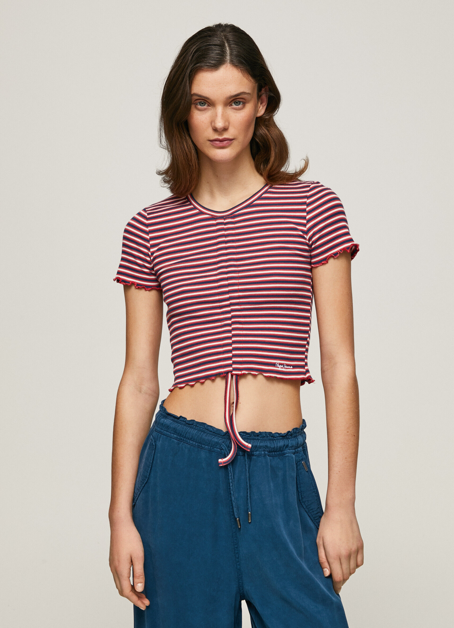 CAMISETA COM ESTAMPA LISTRADA - multicolorida