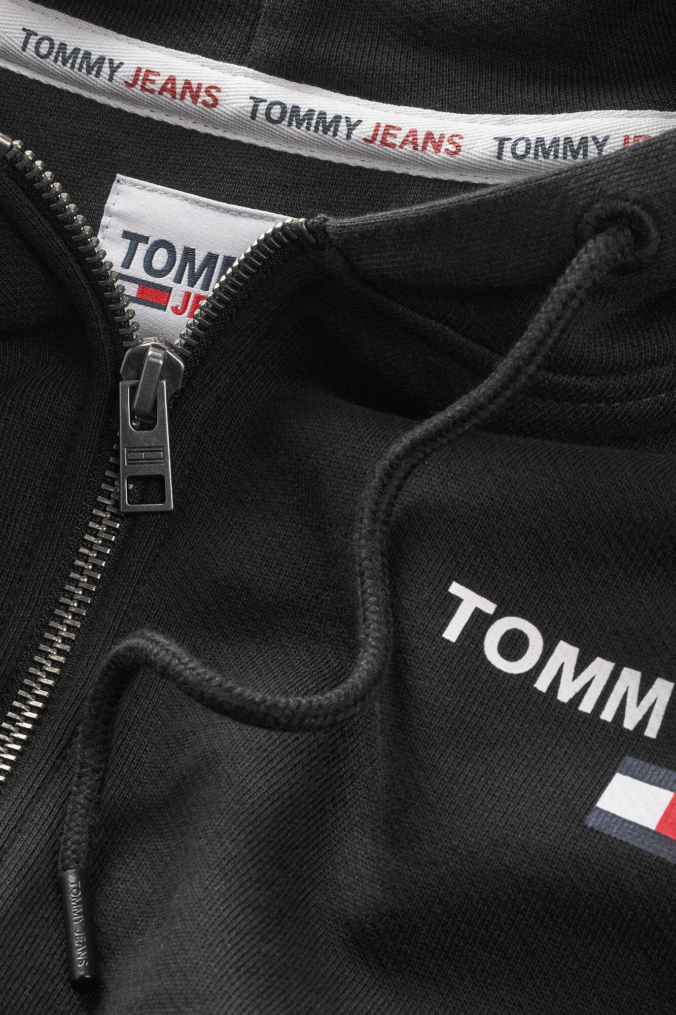 Moletom masculino Tommy Jeans com zíper.