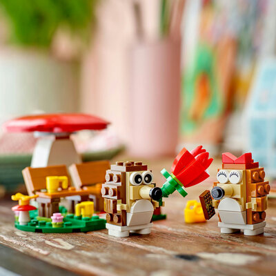 LEGO Iconic 40711 Pinnsvin på piknik-date
