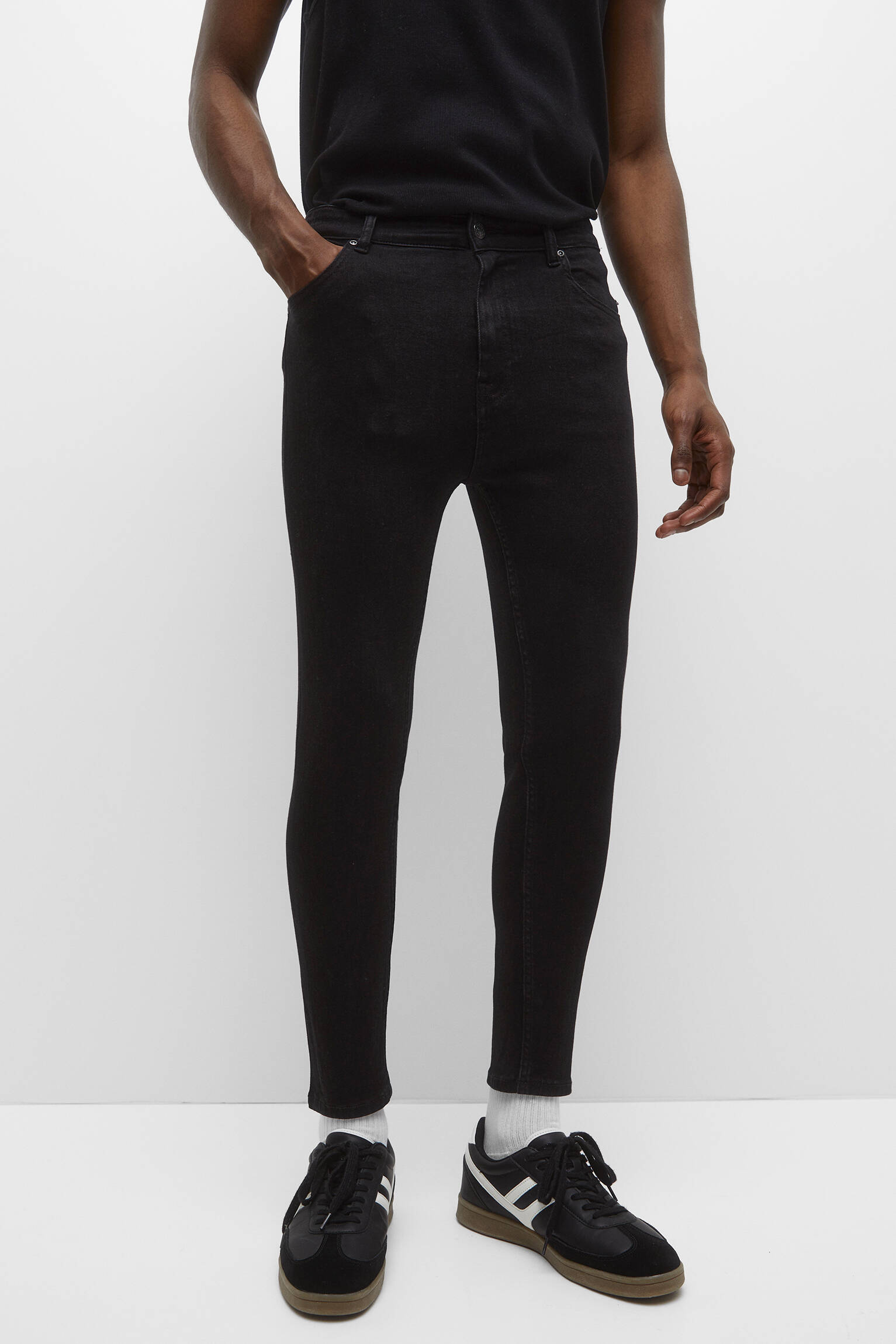 CALÇA JEANS PRETA CARROT FIT - PRETA