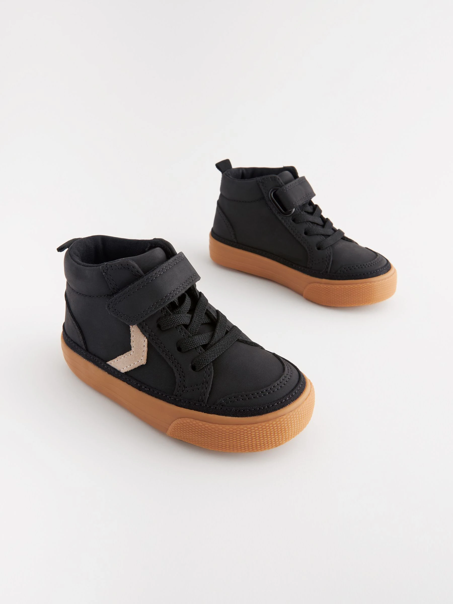 Zwart - Schoenen met klittenbandsluiting, elastische veters en zigzagdetail