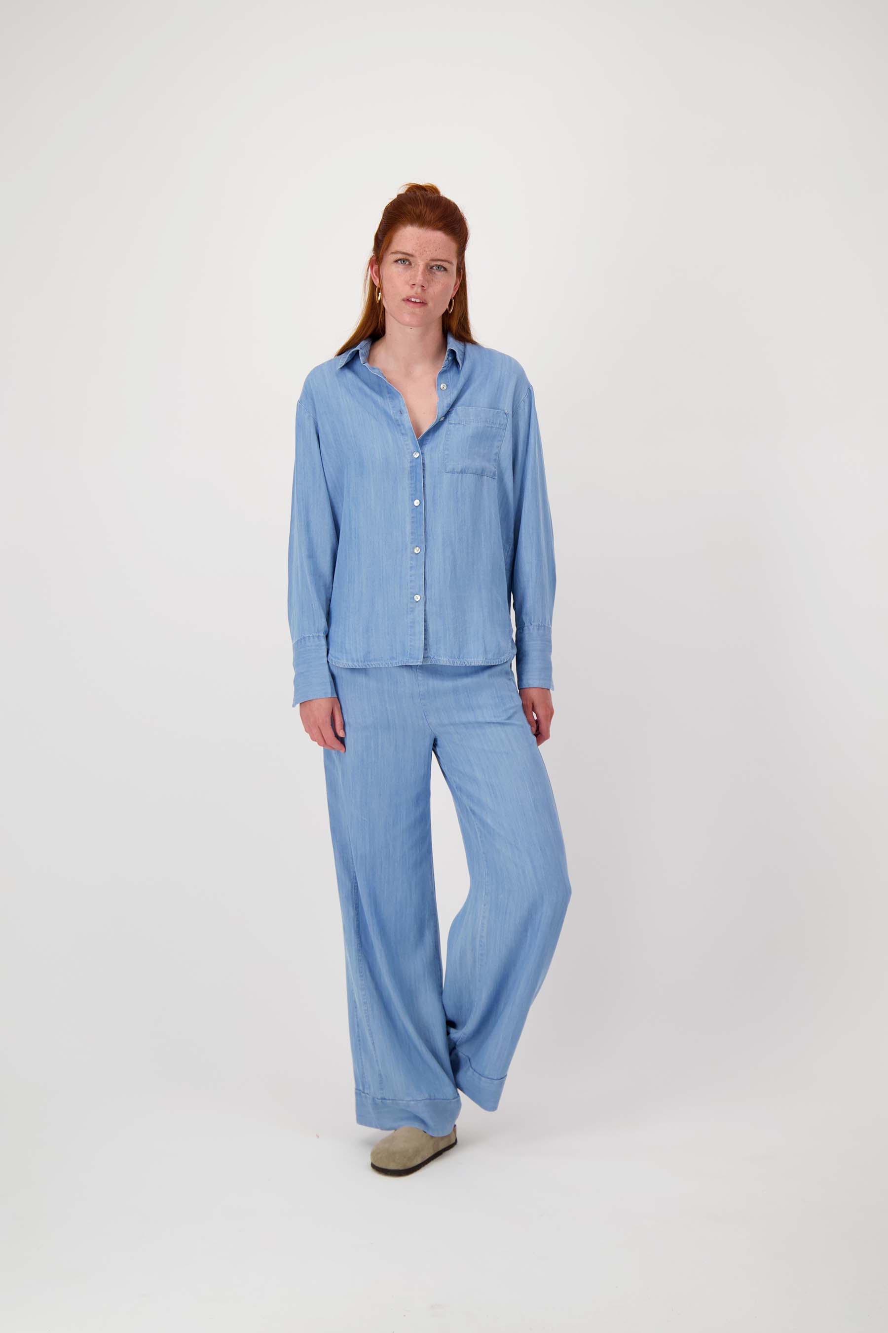 lange denim blouse
