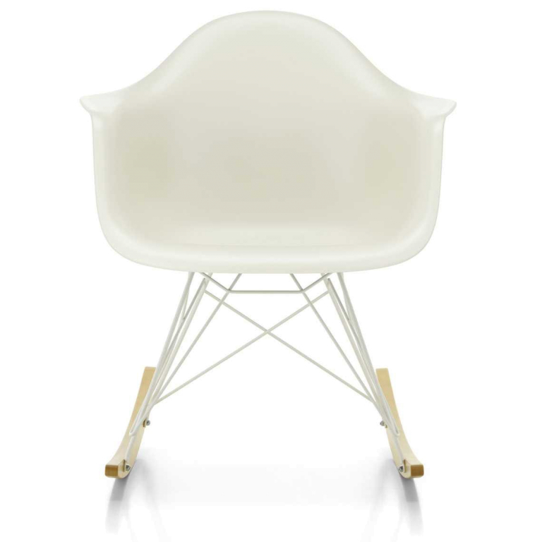 Vitra Eames RAR schommelstoel met wit gepoedercoat onderstel, Pebble