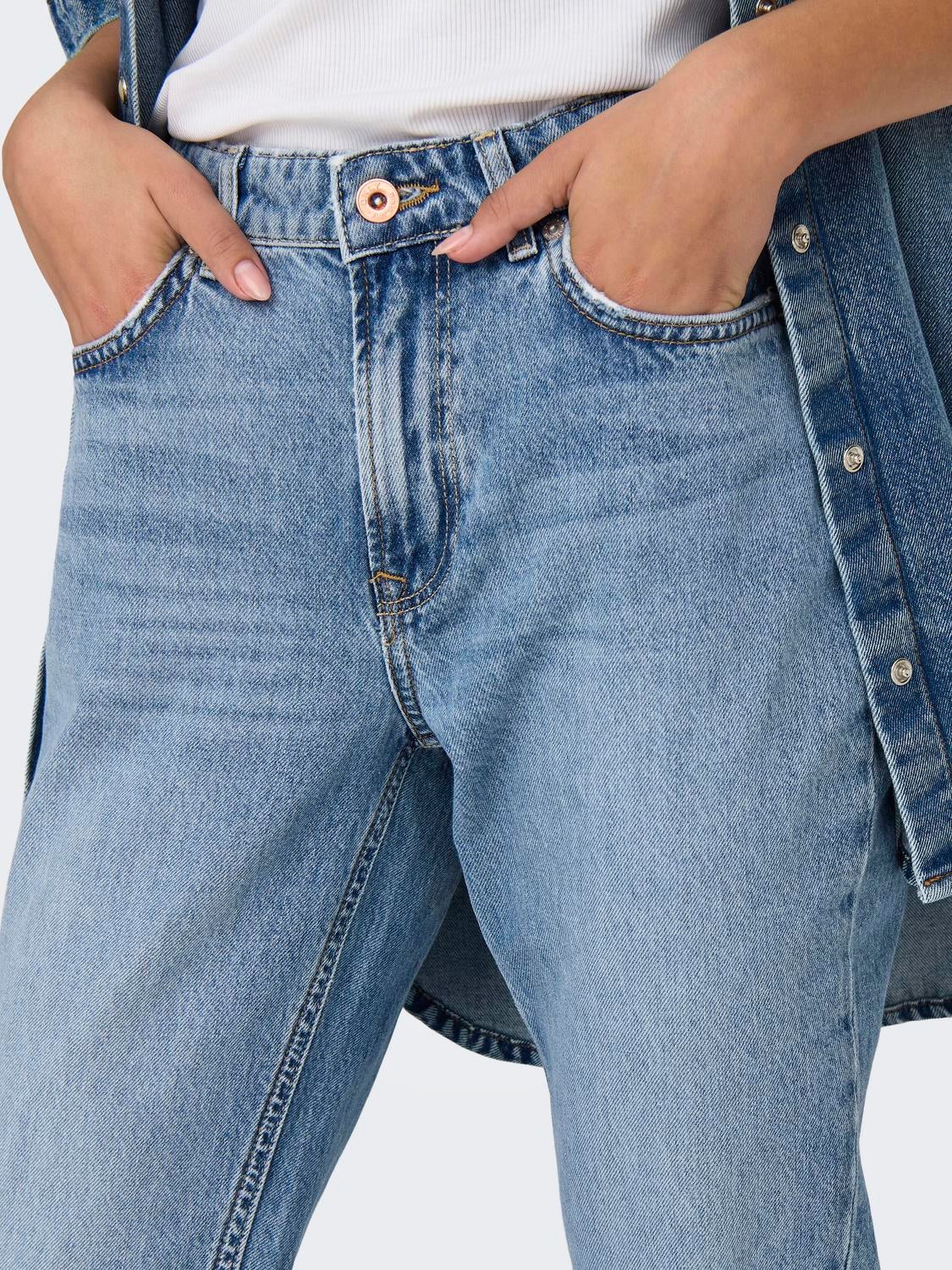 ONLBRENDA Niedrige Taille Gerade geschnitten Jeans Light Medium Blue Denim