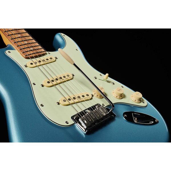 Fender Player Plus Strat Opal Spark