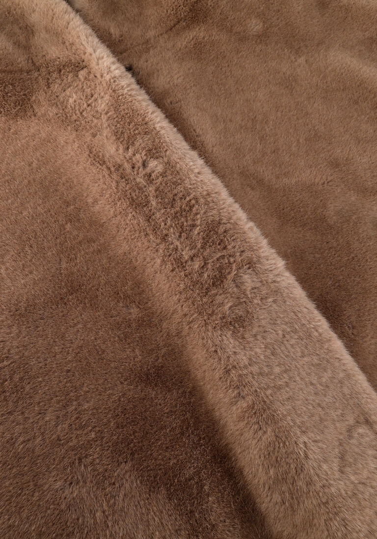bruine studio ar faux fur jas olena
