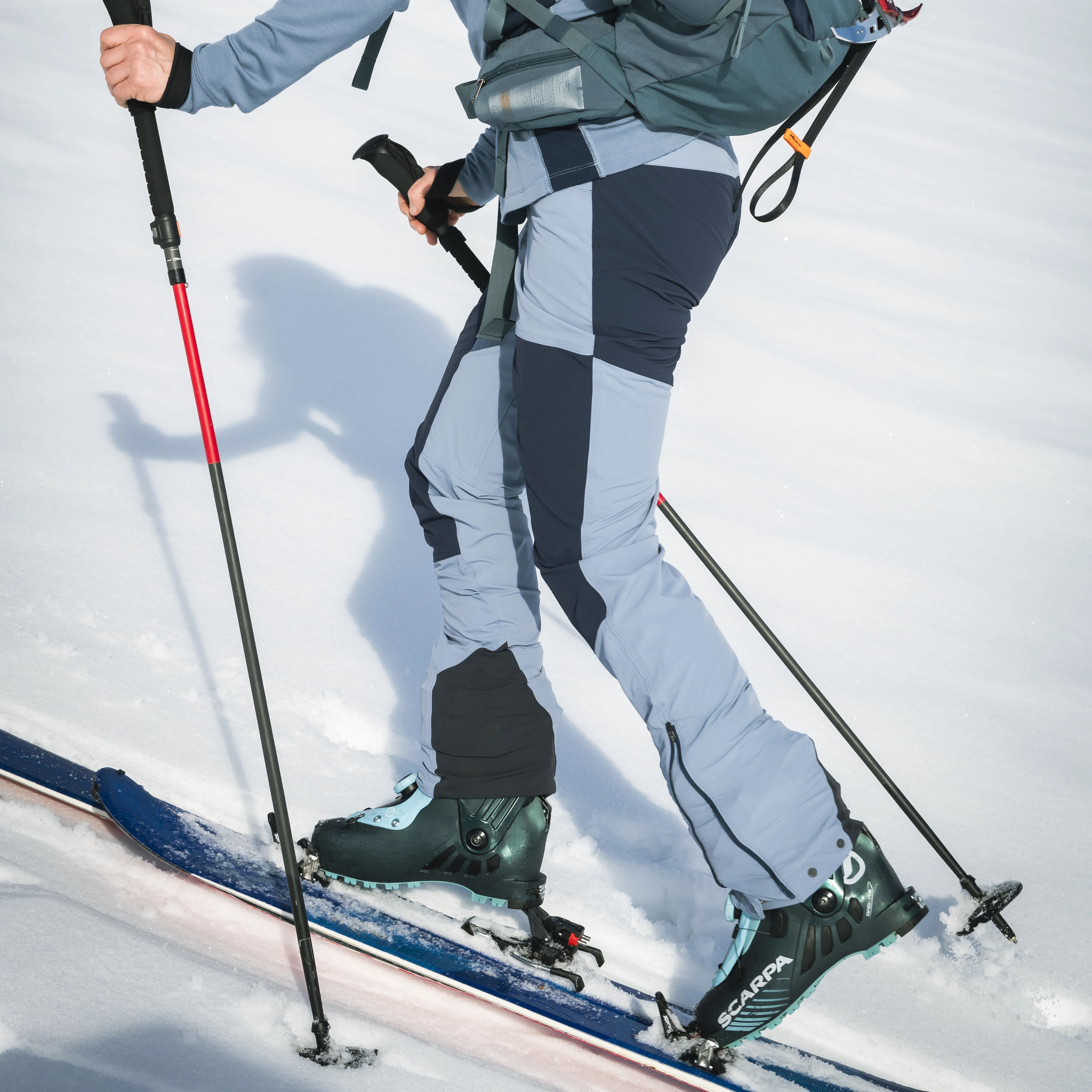 Cecilie Mountain Softshell Pants Misty Sky Blue / Navy Blue