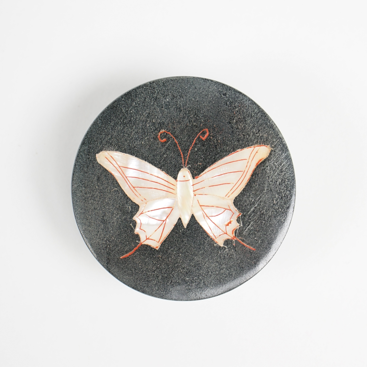 Dose 'Schmetterling', aus Naturstein, schwarz, Ø 6 cm, H 3 cm von fischer's lagerhaus