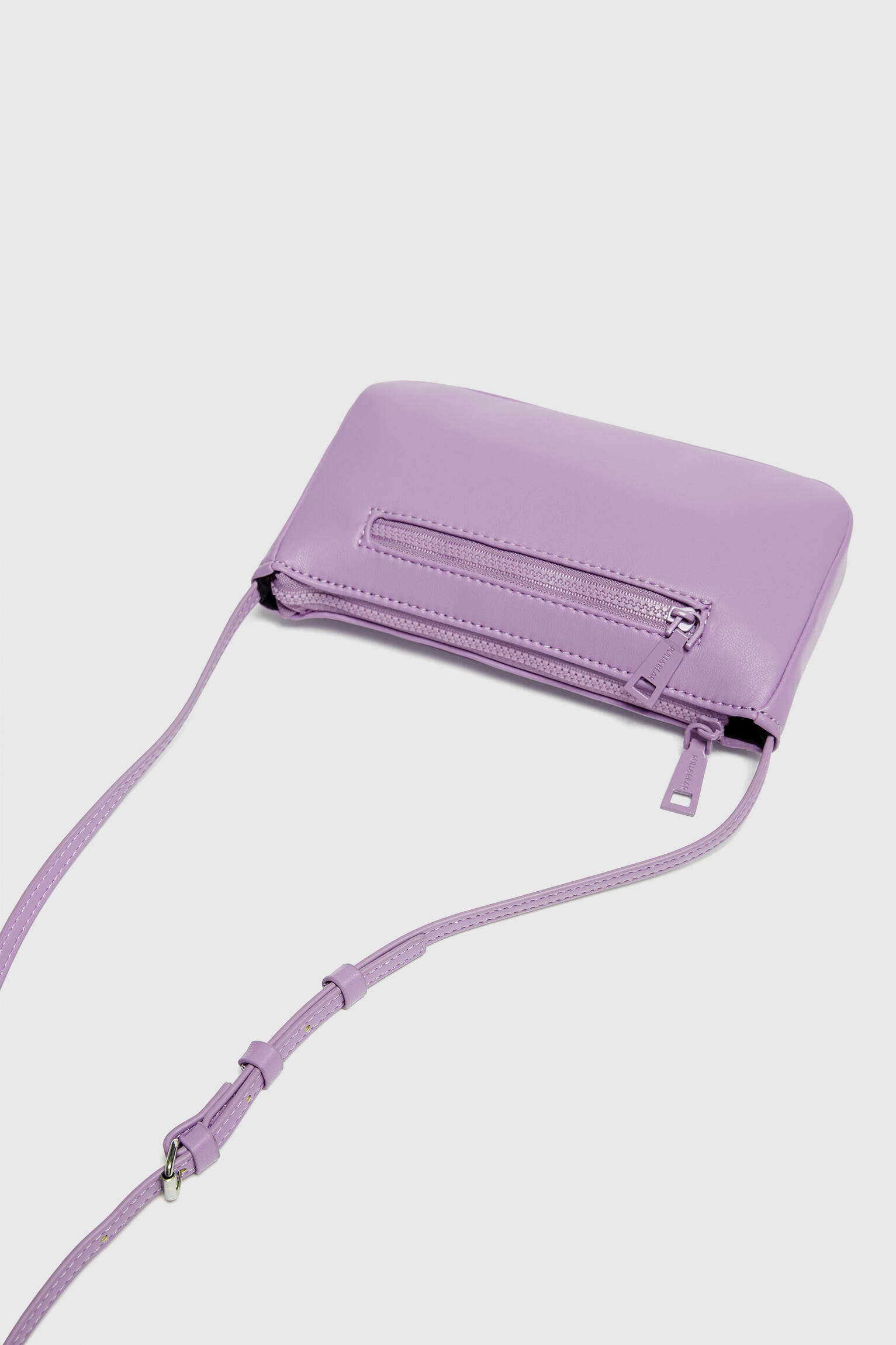 Bolsa transversal com detalhe de zíper - Malva