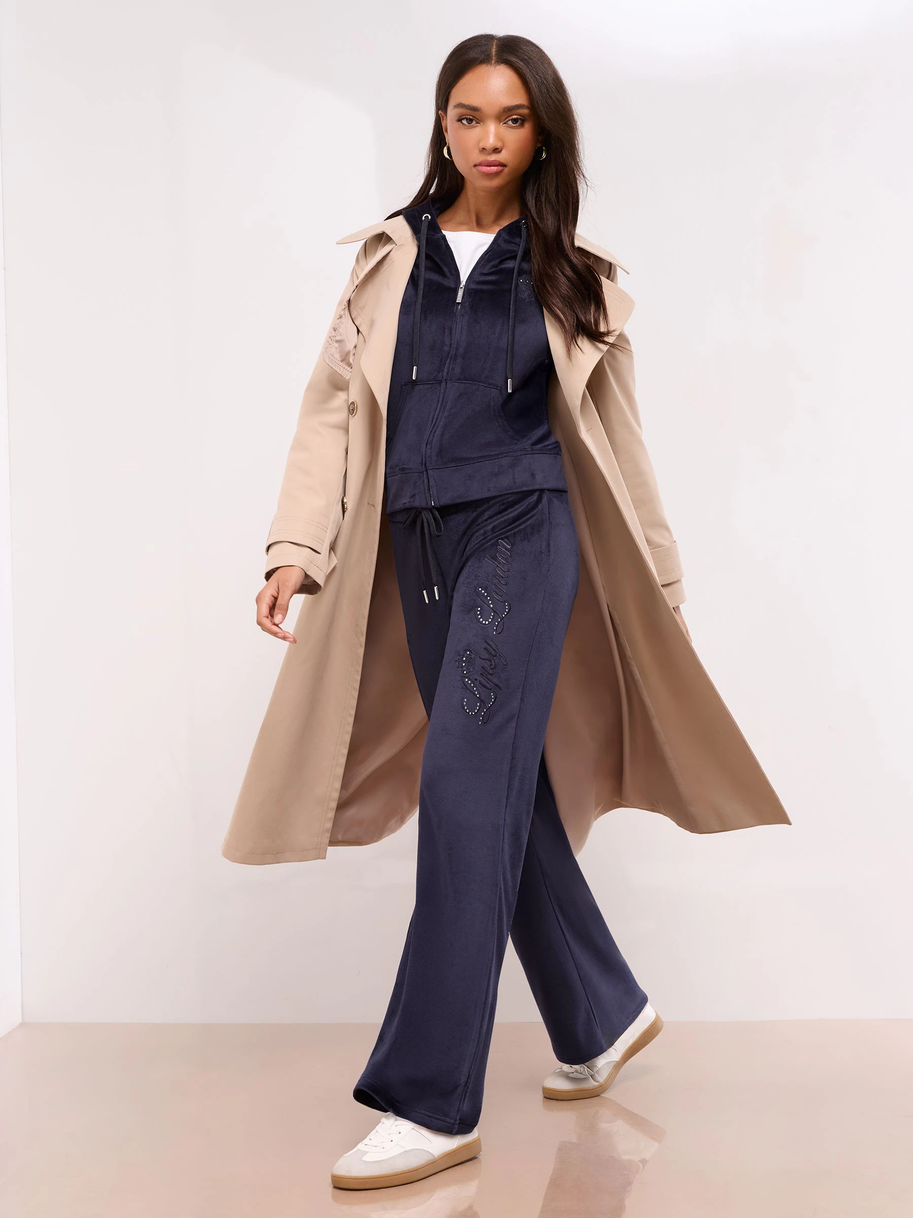 Marineblauw - Lipsy Geborduurde Velours Joggingbroek met Wijde Pijpen en Relaxte Pasvorm